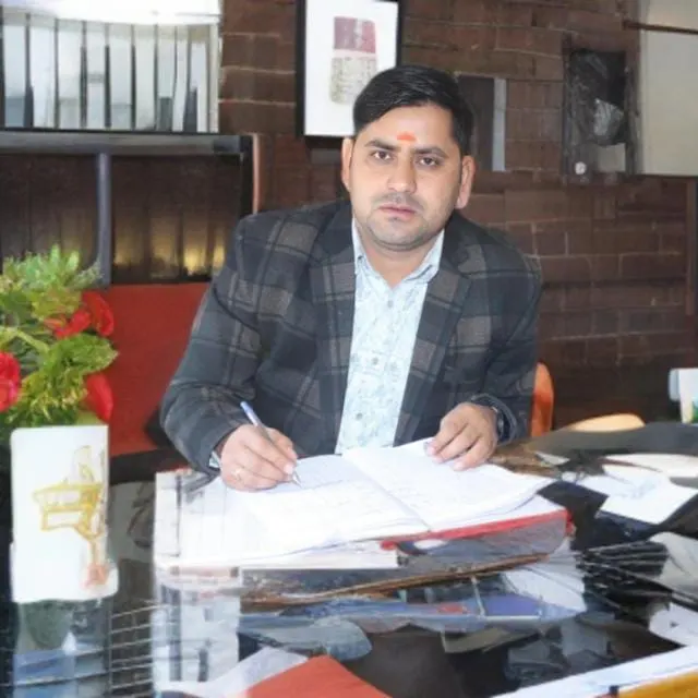 डॉ नीरज नौटियाल